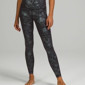 NWT Lululemon Wunder Under 28” Shine - Logo Flourish Black Foil Iridescent